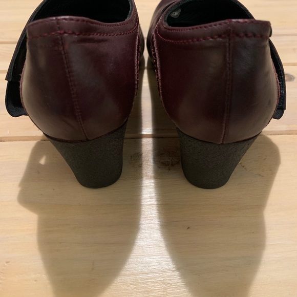 Heels - Mephisto - Maroon - Picture 3 of 5